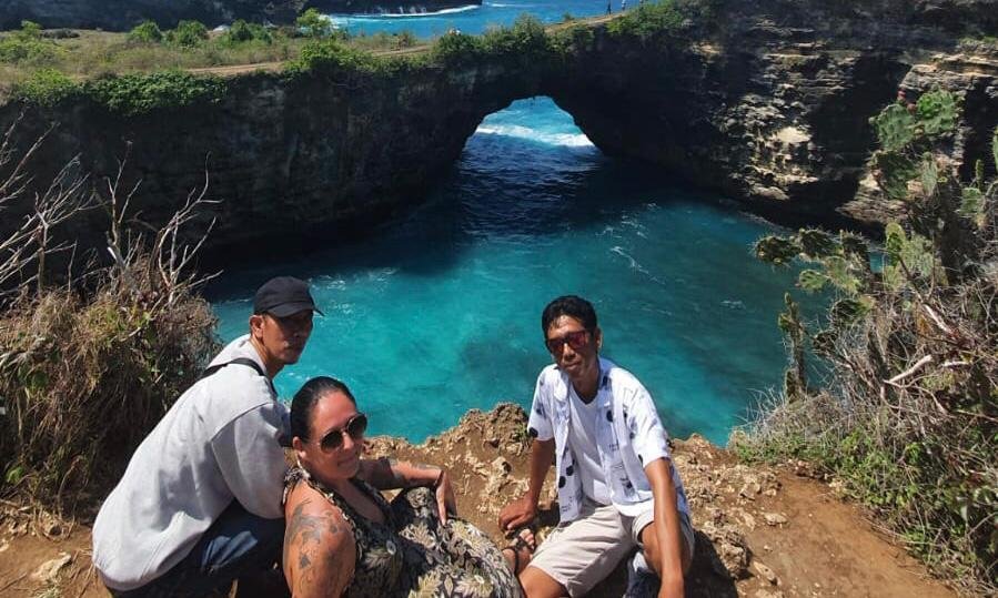 ENJOYING THE ATMOSPHERE OF BROKEN BEACH